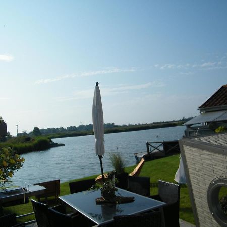 Gastehaus " Schone Aussicht " Apartment Neuharlingersiel Exterior photo